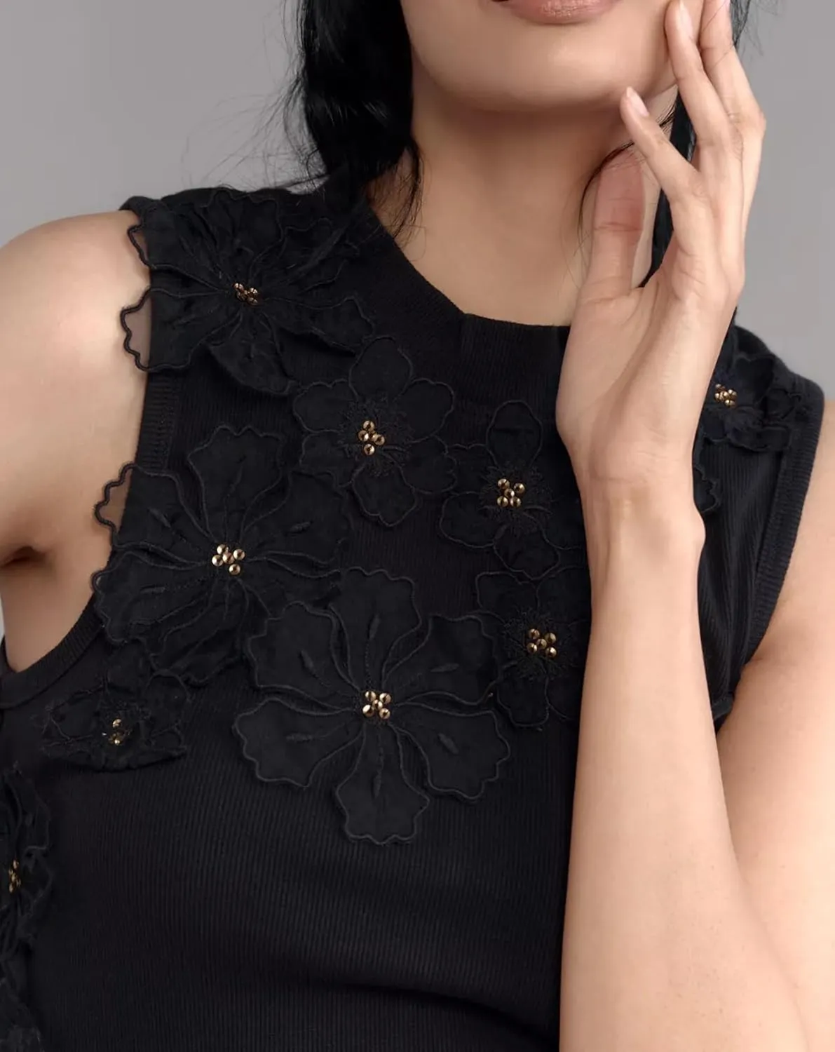 3-D Floral Applique Sleeveless Tops for Women Summer Ribbed Knit Slim Fitted Crop Tank Tops Shirts
