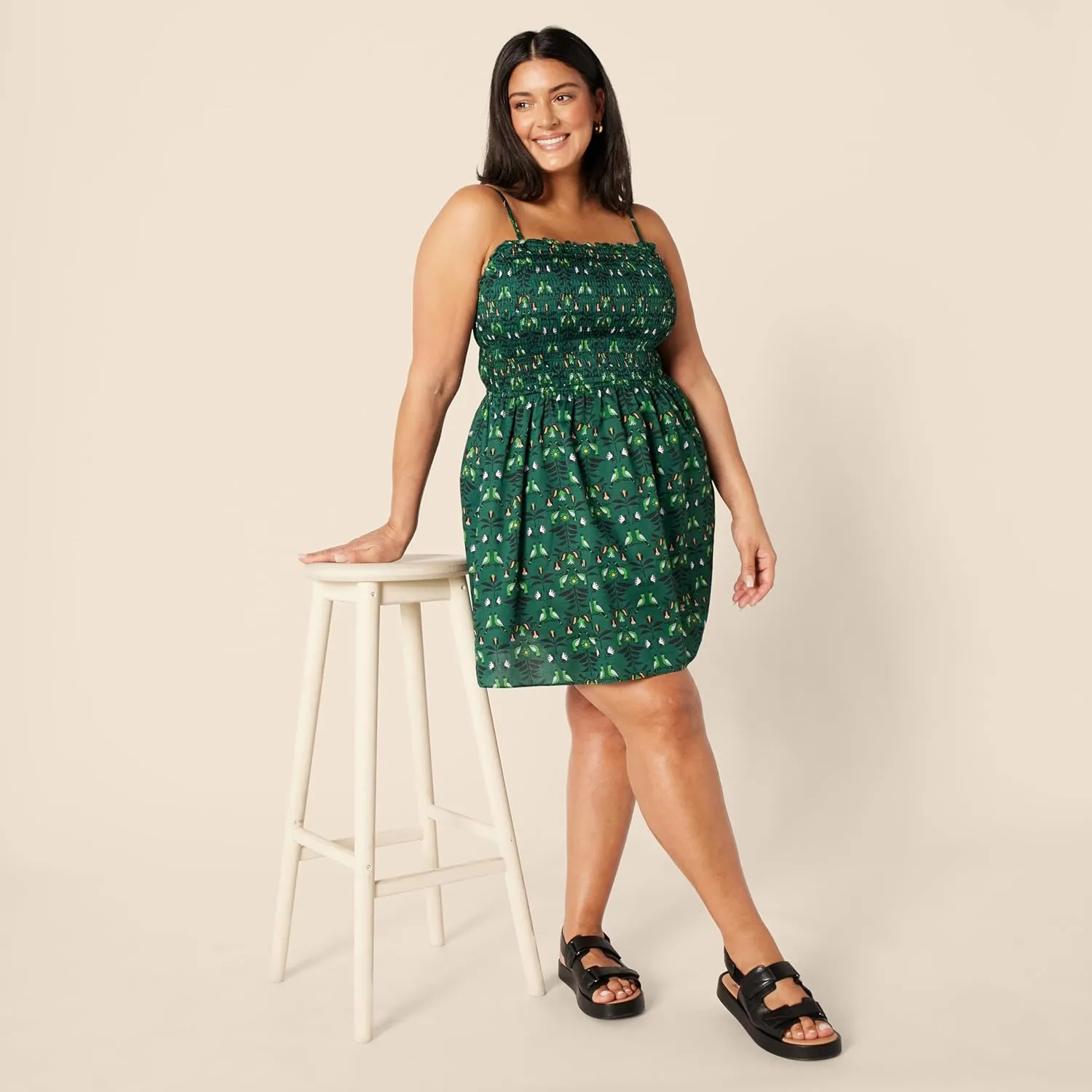 Amazon Essentials Women's Regular-Fit Cotton Sateen Smocked Bodice Short Dress