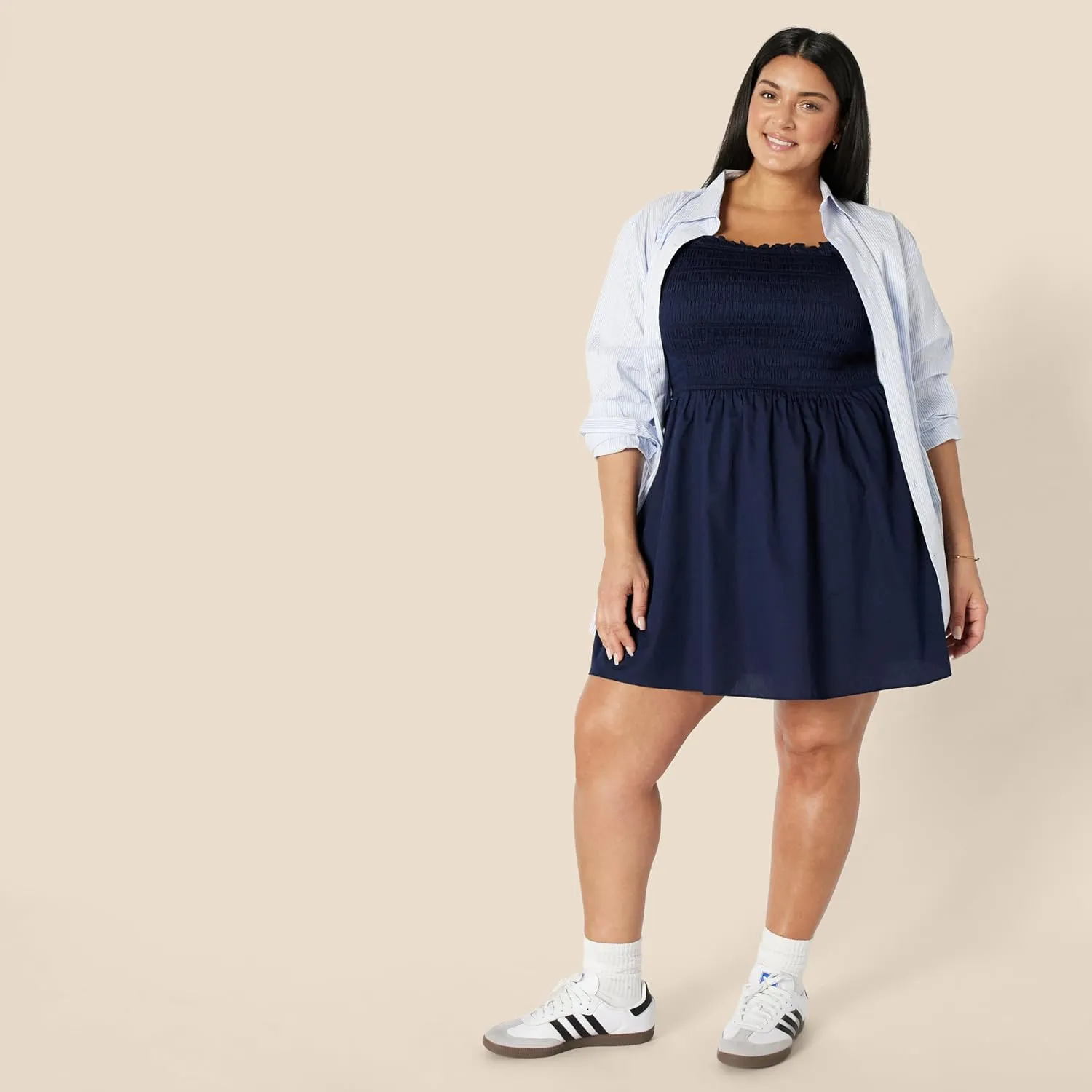 Amazon Essentials Women's Regular-Fit Cotton Sateen Smocked Bodice Short Dress