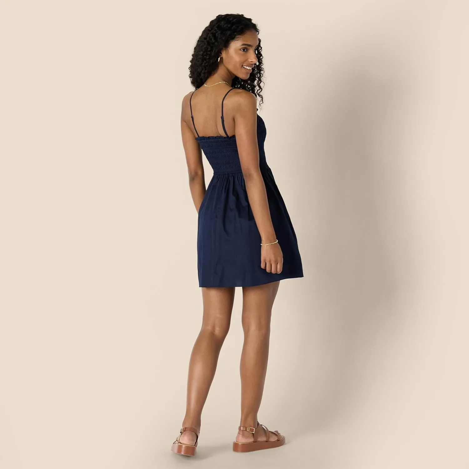 Amazon Essentials Women's Regular-Fit Cotton Sateen Smocked Bodice Short Dress