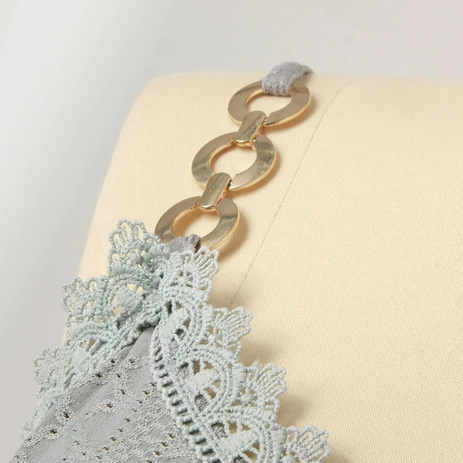 Sexy Lace Trim Tank Tops for Women Summer Chain Spaghetti Strap V Neck Shirts Fashion Hollow Out Sleeveless Camisole