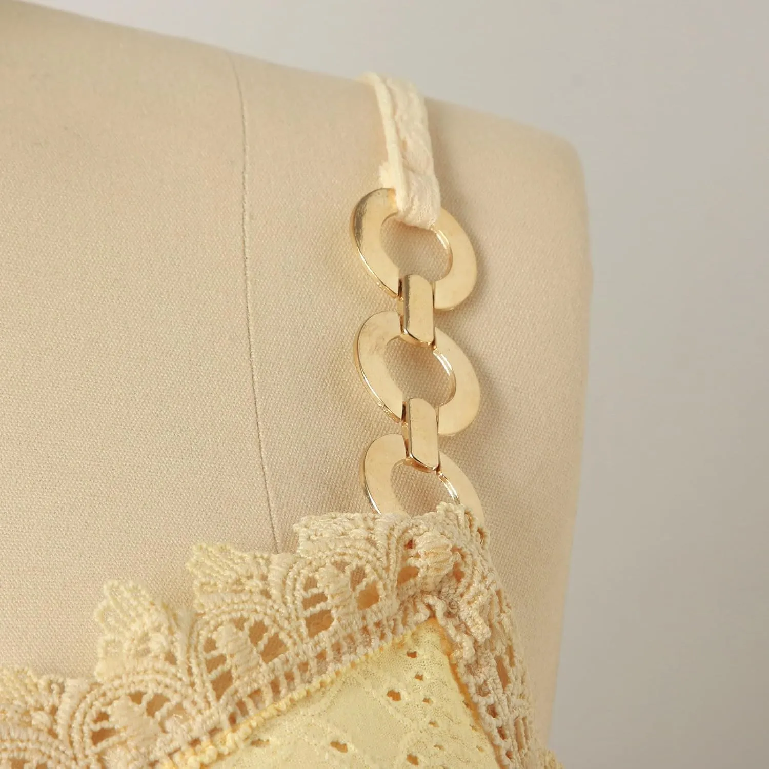 Sexy Lace Trim Tank Tops for Women Summer Chain Spaghetti Strap V Neck Shirts Fashion Hollow Out Sleeveless Camisole