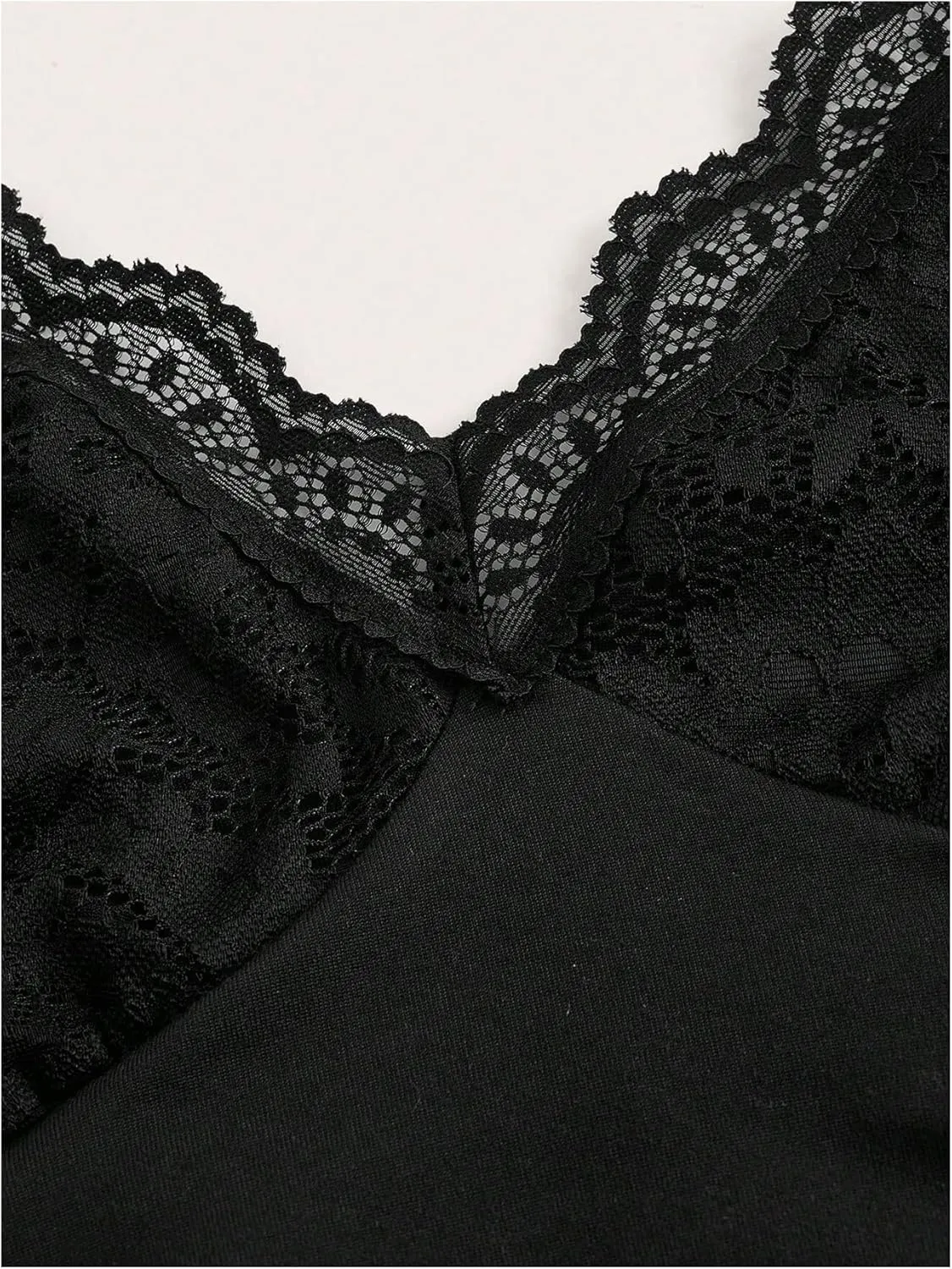 SOLY HUX Women's Plus Size Tops Lace Trim Halter V Neck Ruched Summer Cami Tops