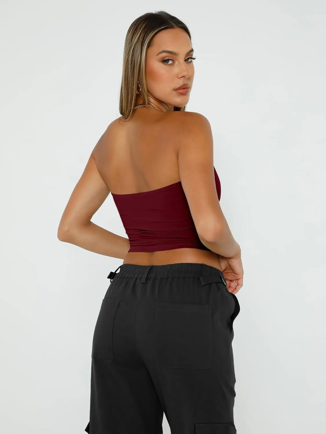 Trendy Queen Womens Tube Tops Strapless Crop Tops Basic Backless Sleeveless Bandeau Going Out Cute 2025 Summer Outfits